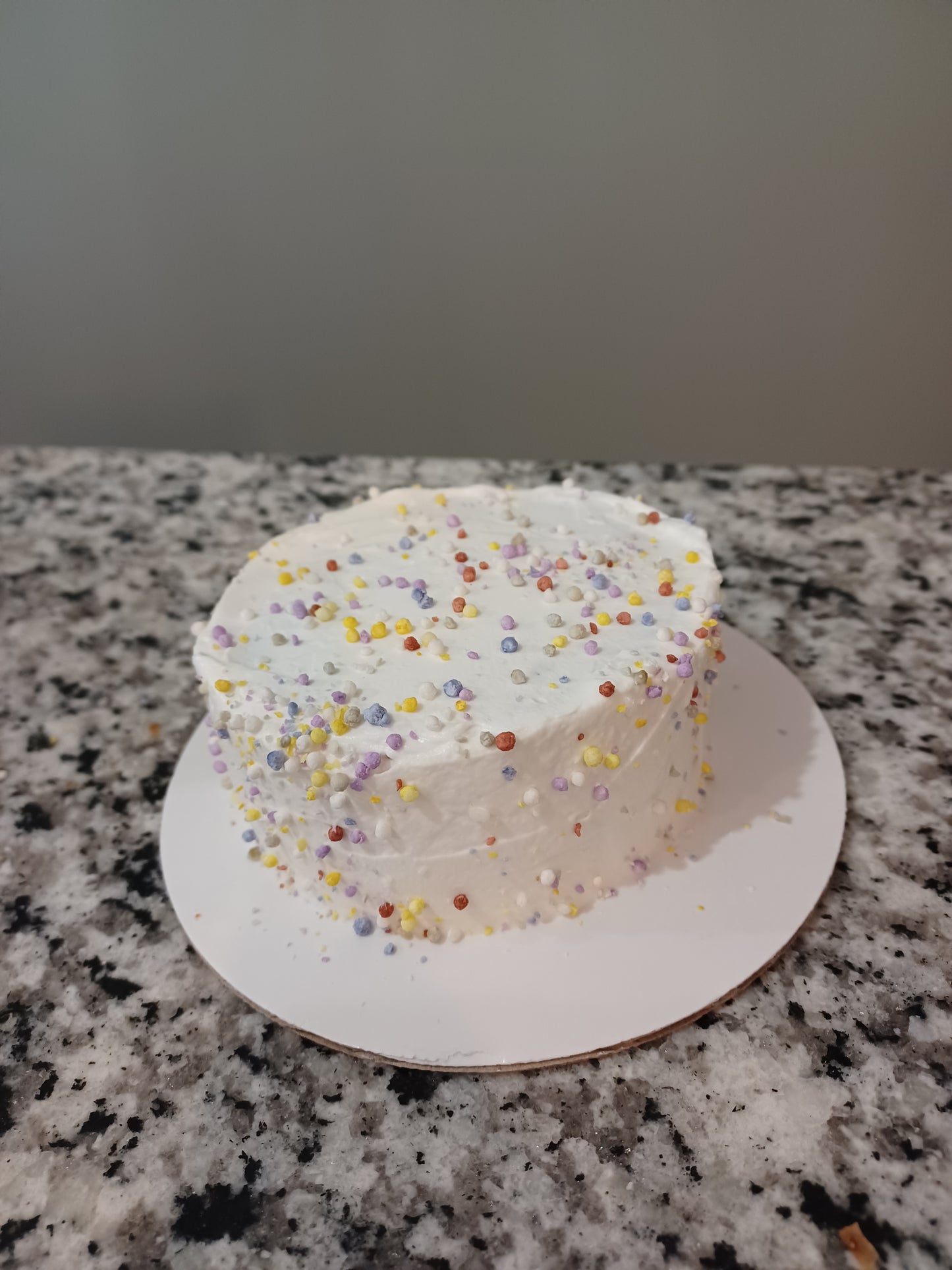 1-tier cake with cookie topper (pick-up or local delivery only)