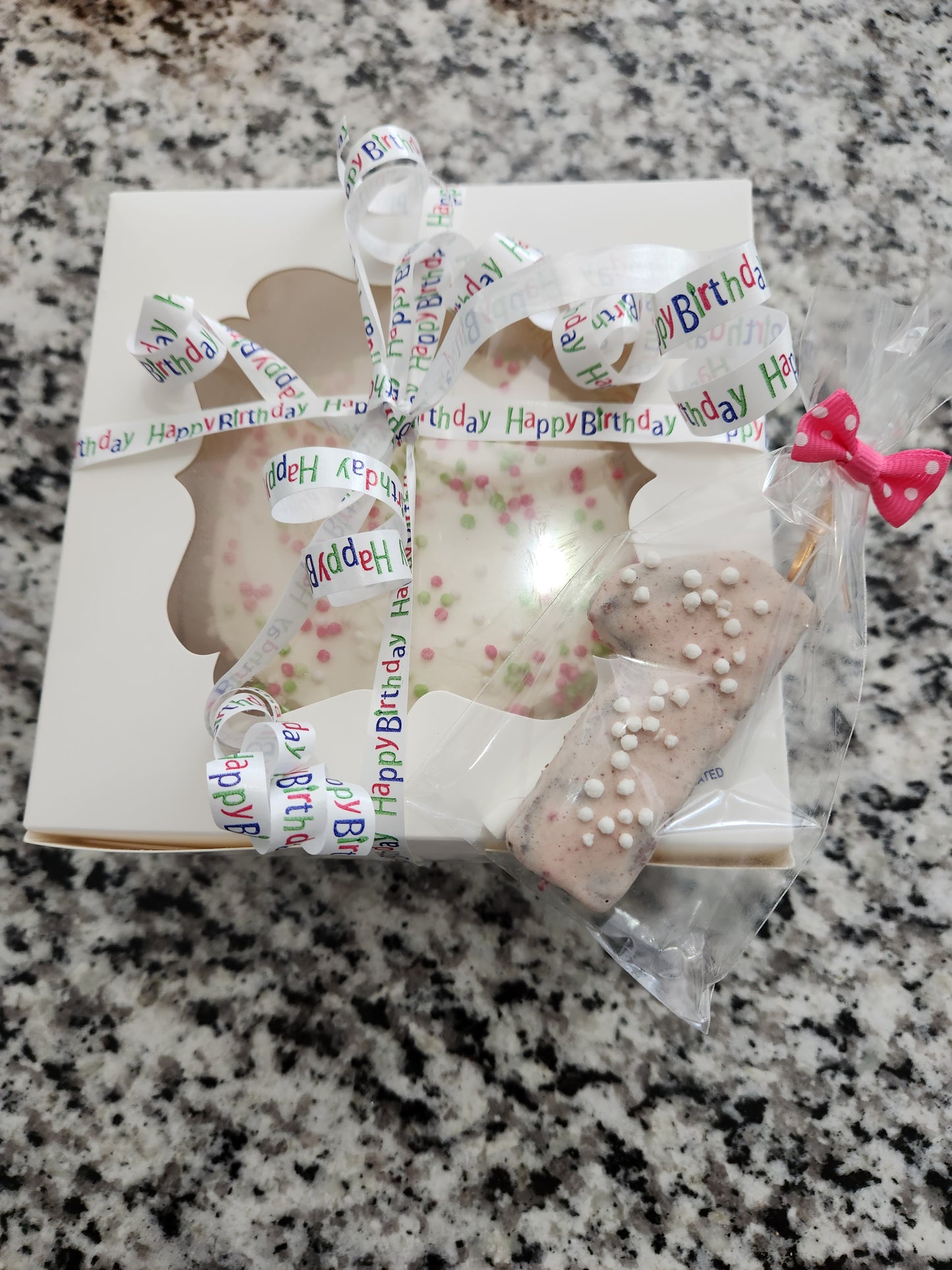 1-tier cake with cookie topper (pick-up or local delivery only)