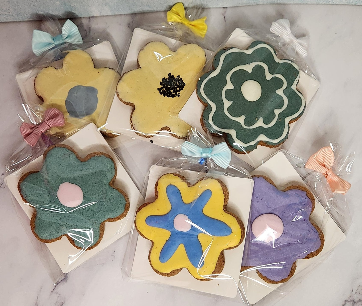 Medium Flower-Fido's Frosted